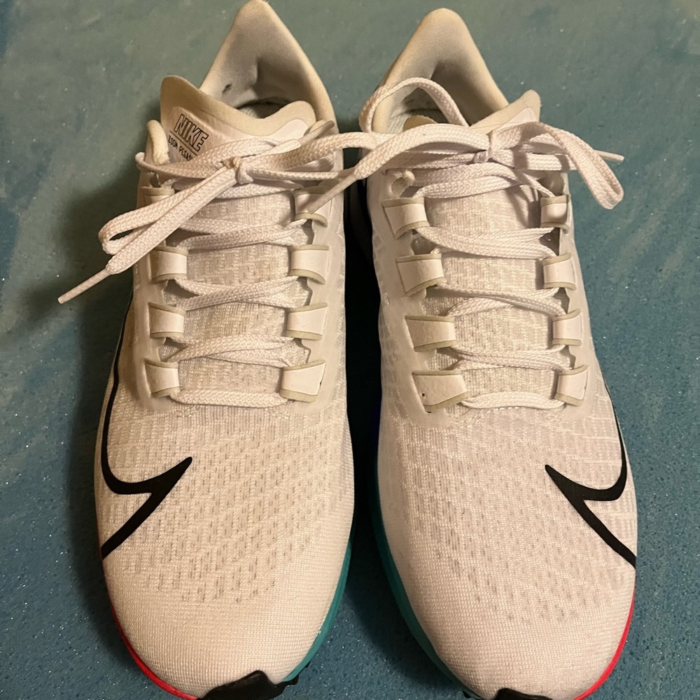 Women’s Nike.